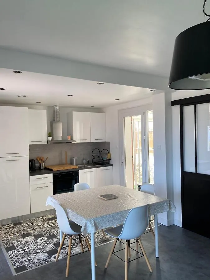 Hébergement de vacances Gîte   la sakalava   vue panoramique faron Toulon
