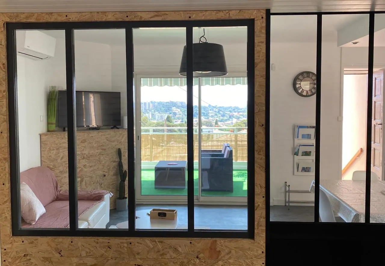 Hébergement de vacances Gîte   la sakalava   vue panoramique faron Toulon