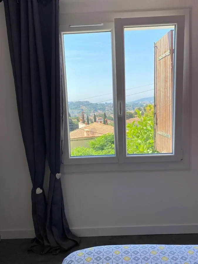 Gîte   la sakalava   vue panoramique faron Toulon France