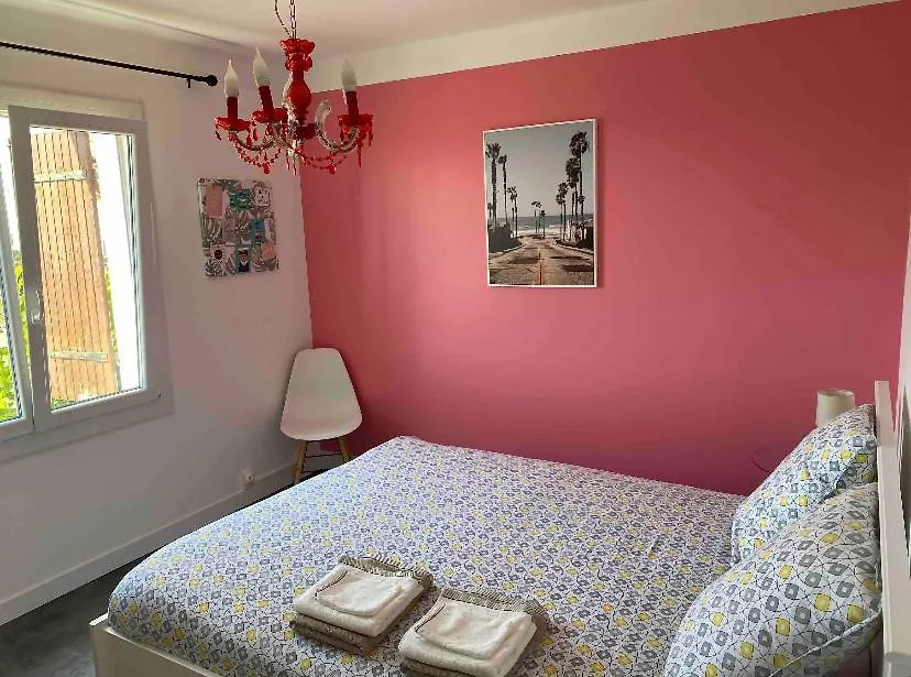 Hébergement de vacances Gîte   la sakalava   vue panoramique faron Toulon